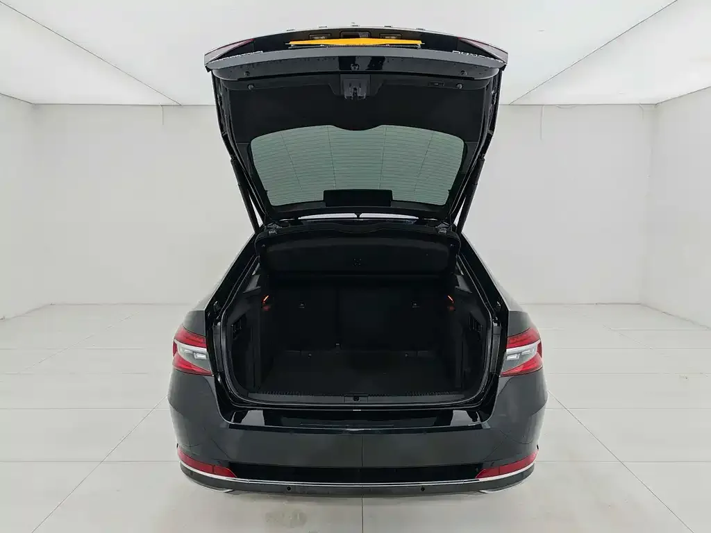 Skoda Superb — фото 4