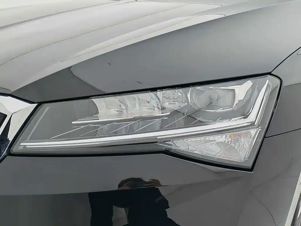 Skoda Superb — фото 6