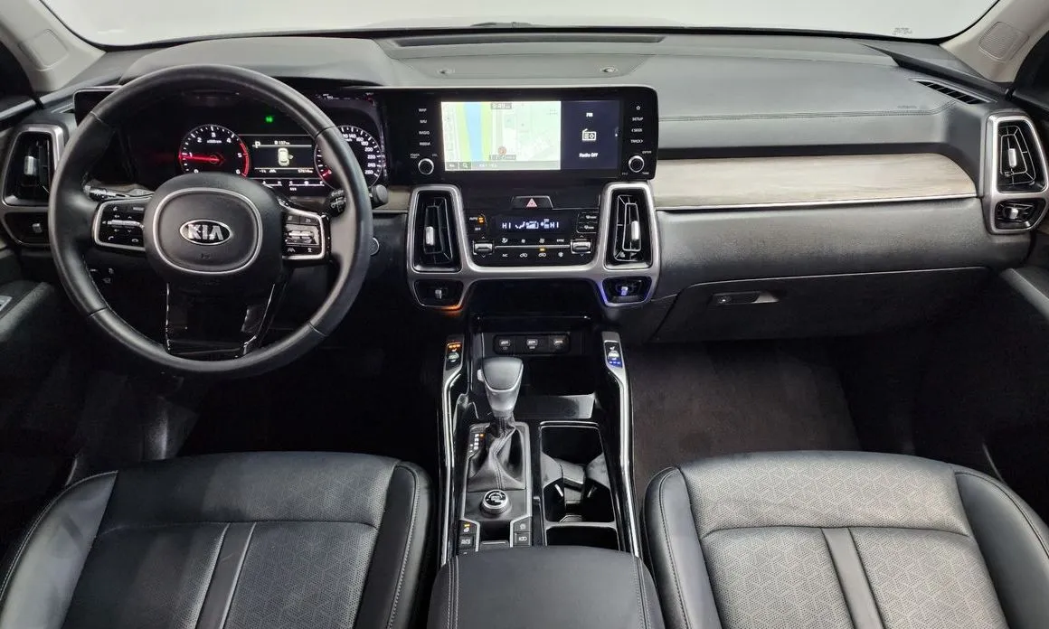 Kia Sorento — фото 10