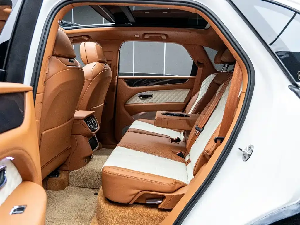 Bentley Bentayga — фото 9