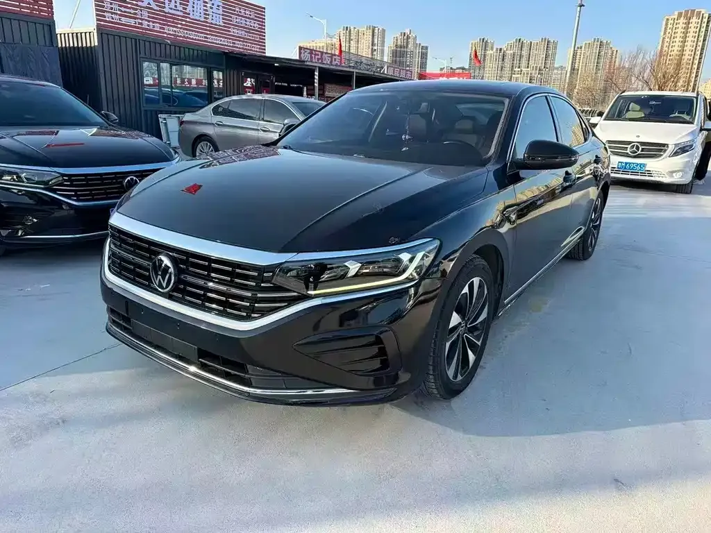 Volkswagen Passat — фото 1