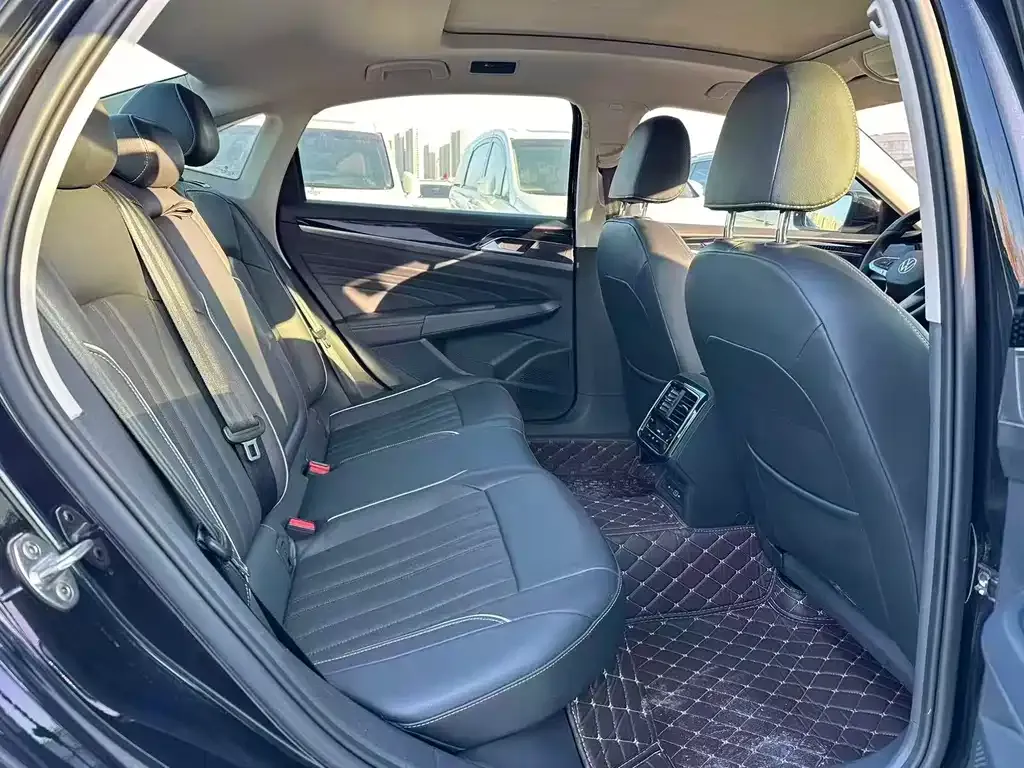 Volkswagen Passat — фото 2
