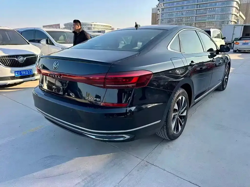 Volkswagen Passat — фото 9