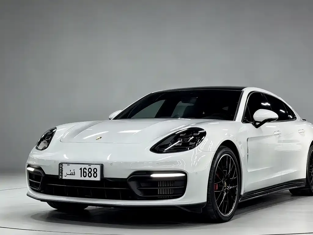 Porsche Panamera — фото 1