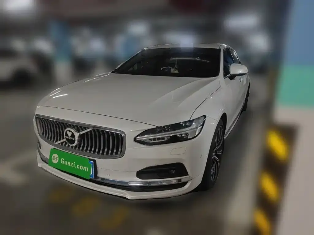 Volvo S90 — фото 1