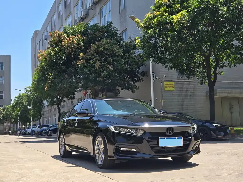 Honda Accord — фото 3