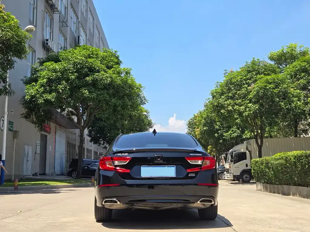 Honda Accord — фото 2
