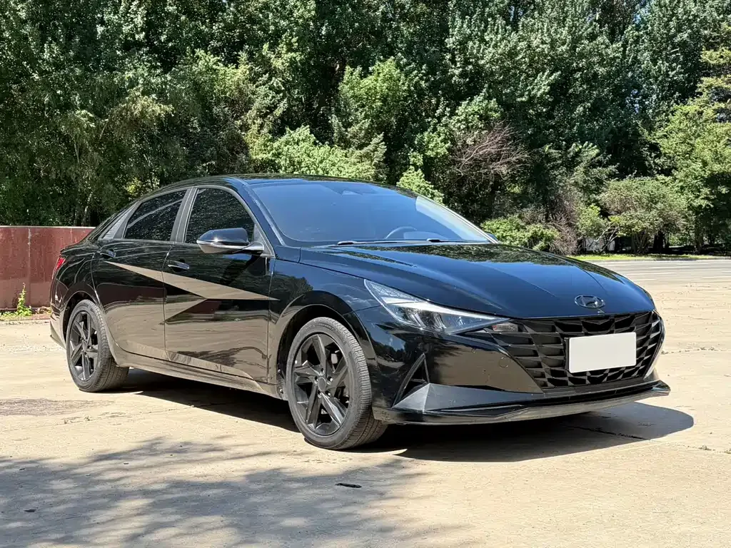 Hyundai Elantra — фото 5
