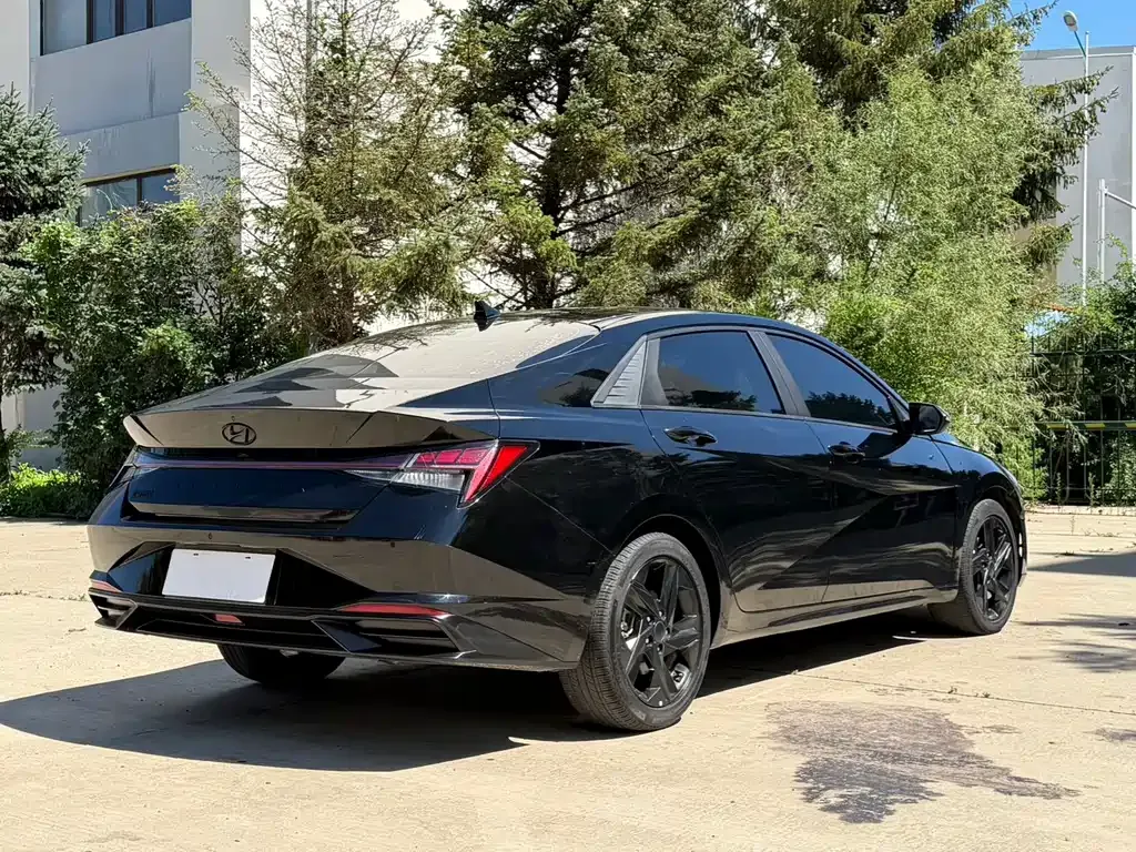 Hyundai Elantra — фото 9