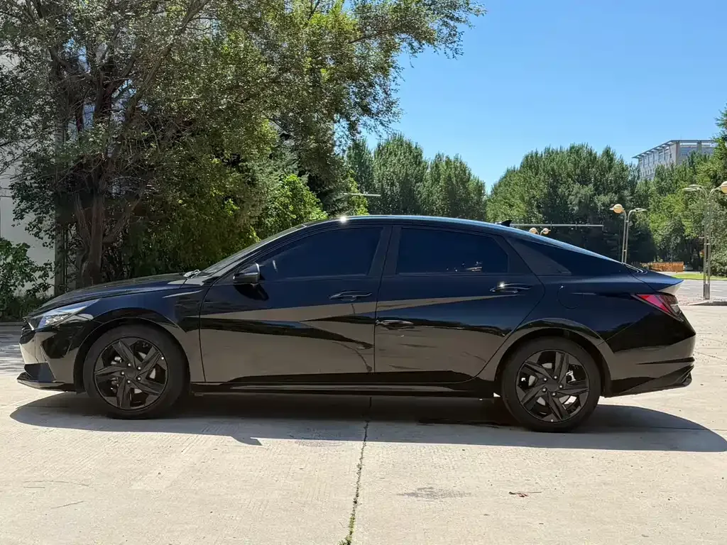 Hyundai Elantra — фото 6