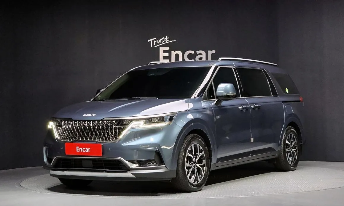 Kia Carnival — фото 1