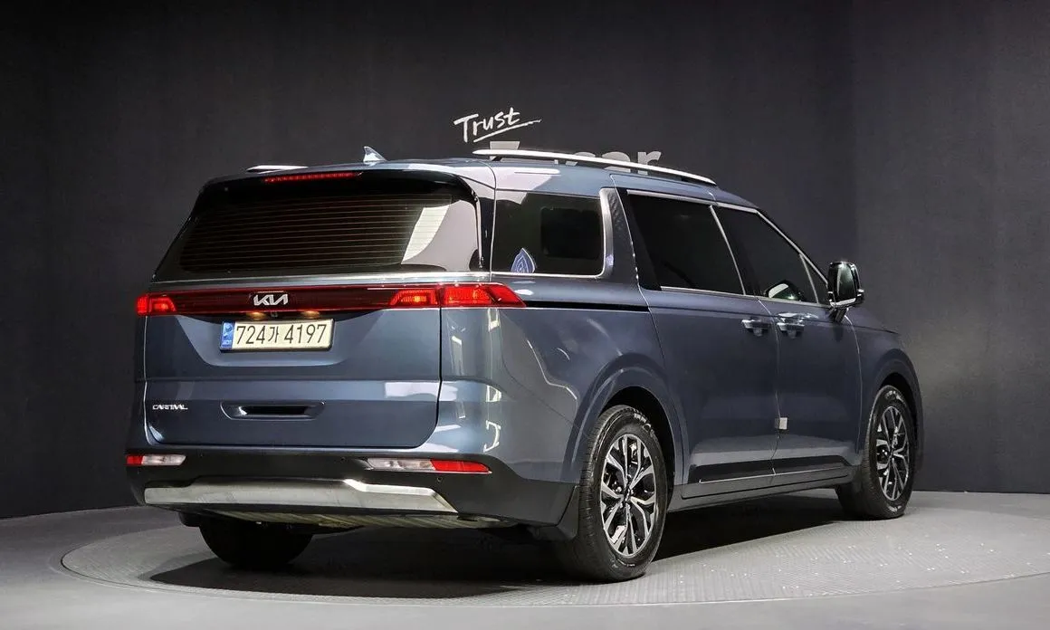 Kia Carnival — фото 5