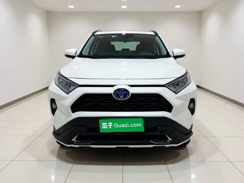 Toyota RAV4 — фото 9