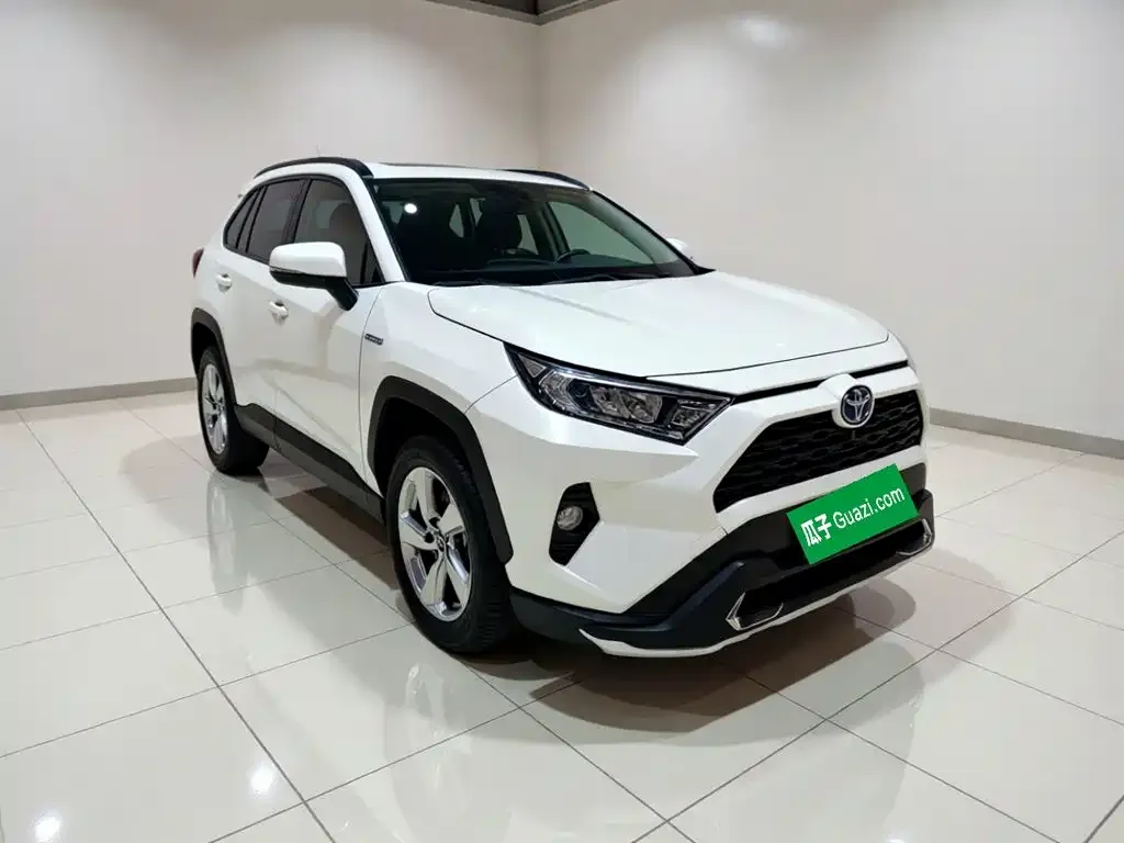 Toyota RAV4 — фото 3