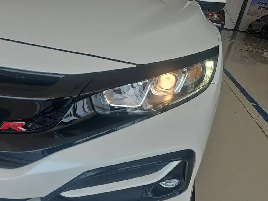 Honda Civic — фото 8