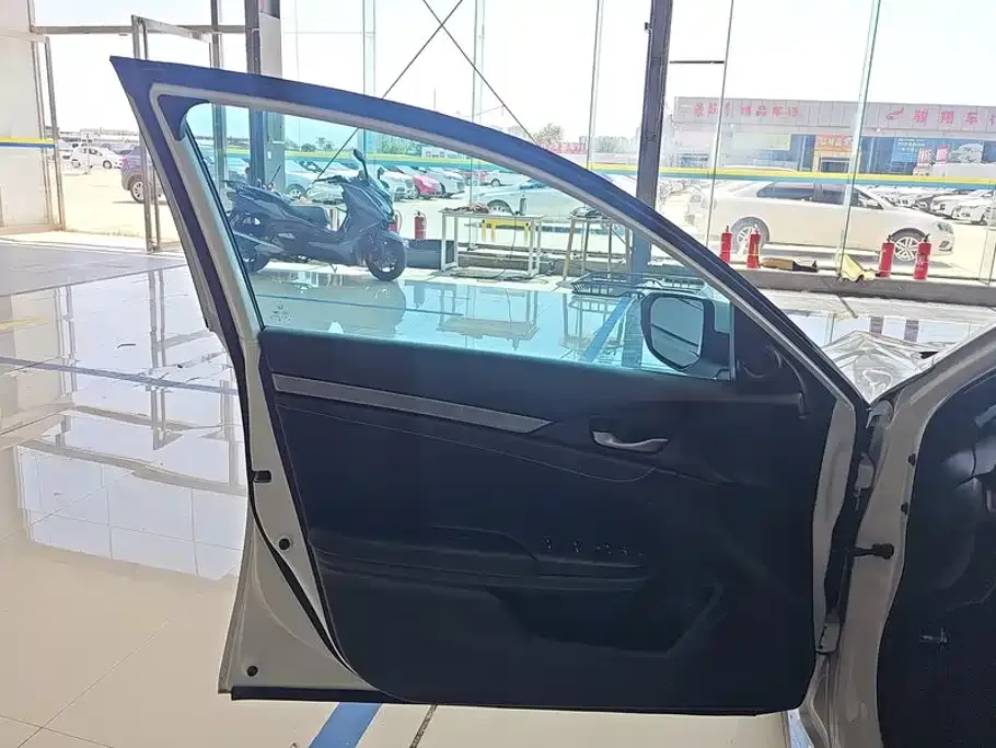 Honda Civic — фото 3