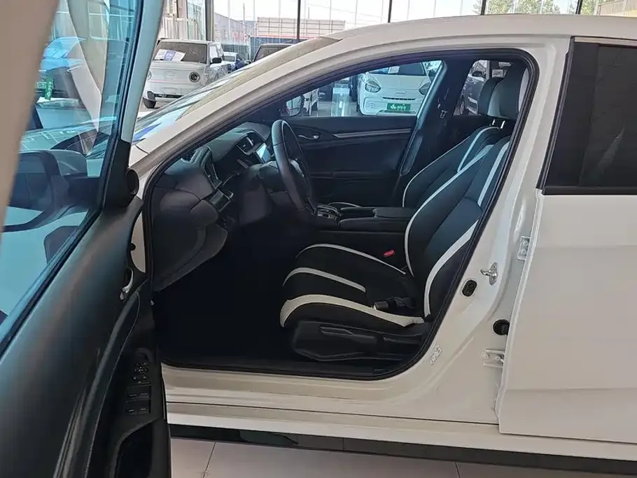 Honda Civic — фото 10