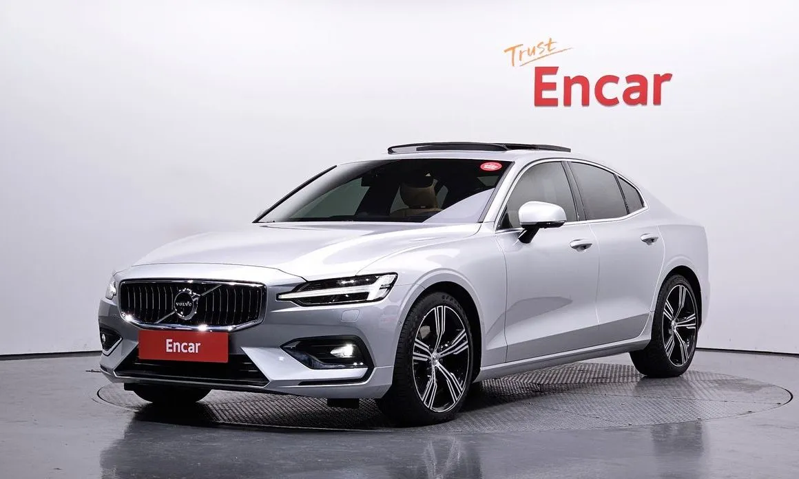 Volvo S60 — фото 1