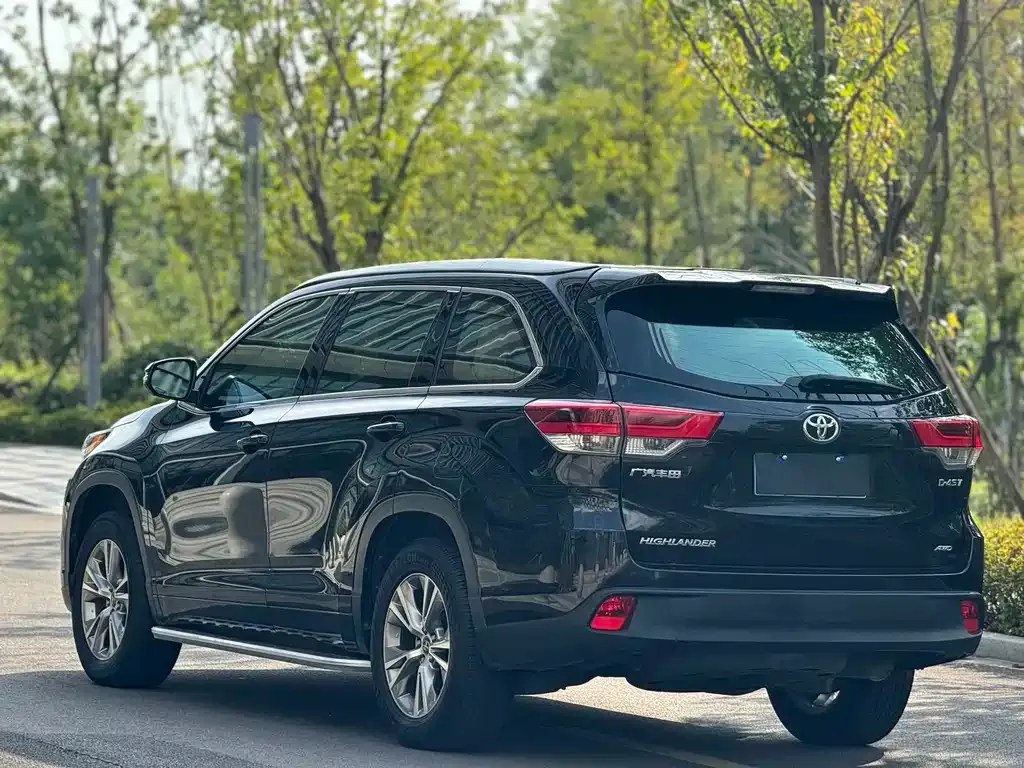 Toyota Highlander — фото 4