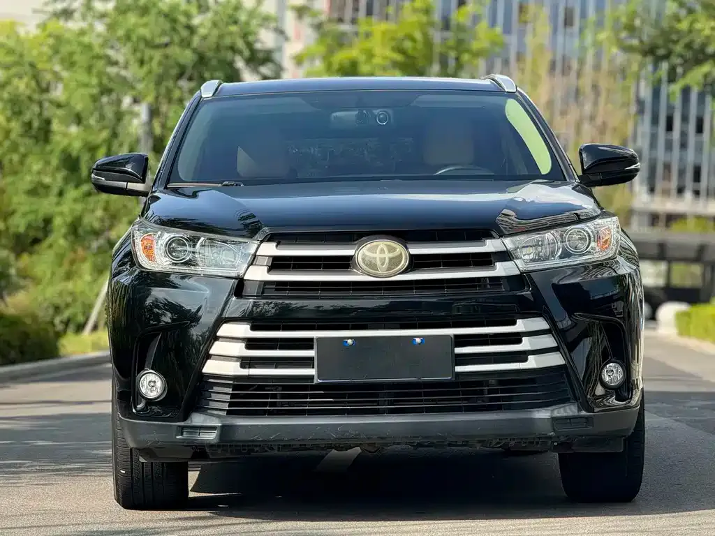 Toyota Highlander — фото 8