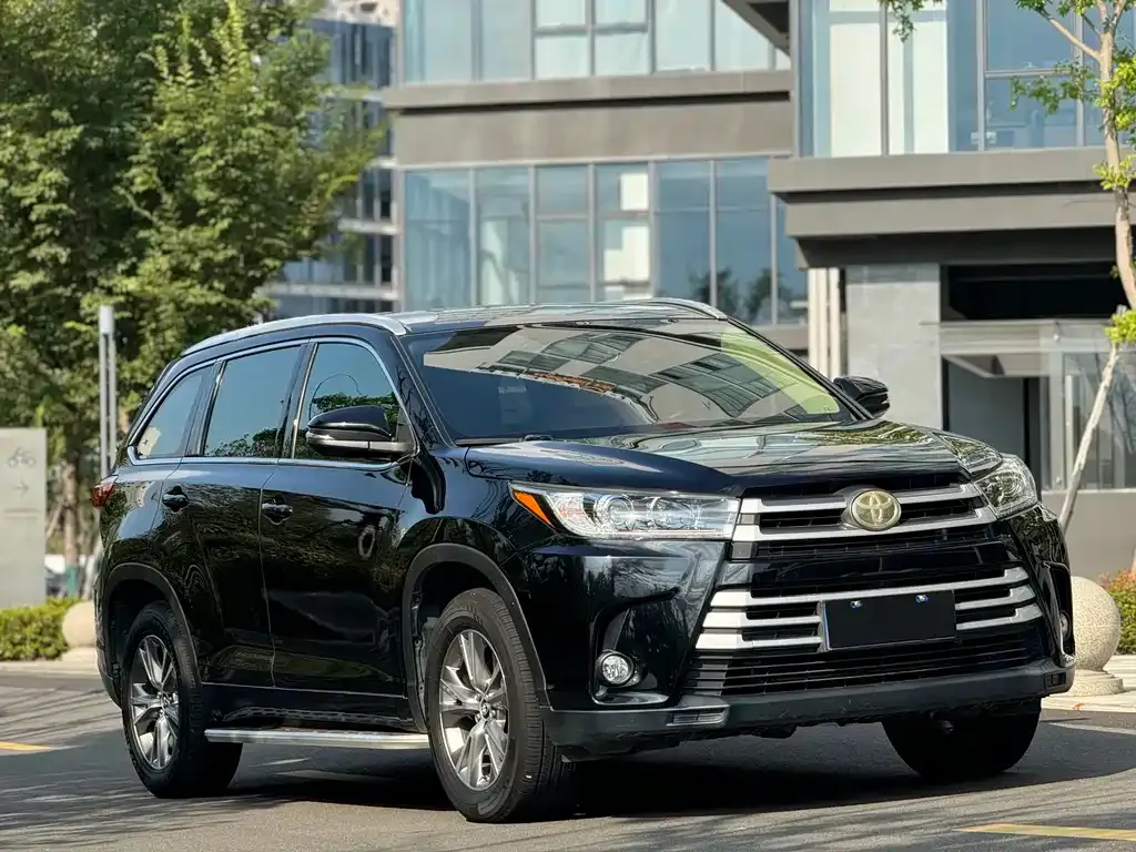 Toyota Highlander — фото 7
