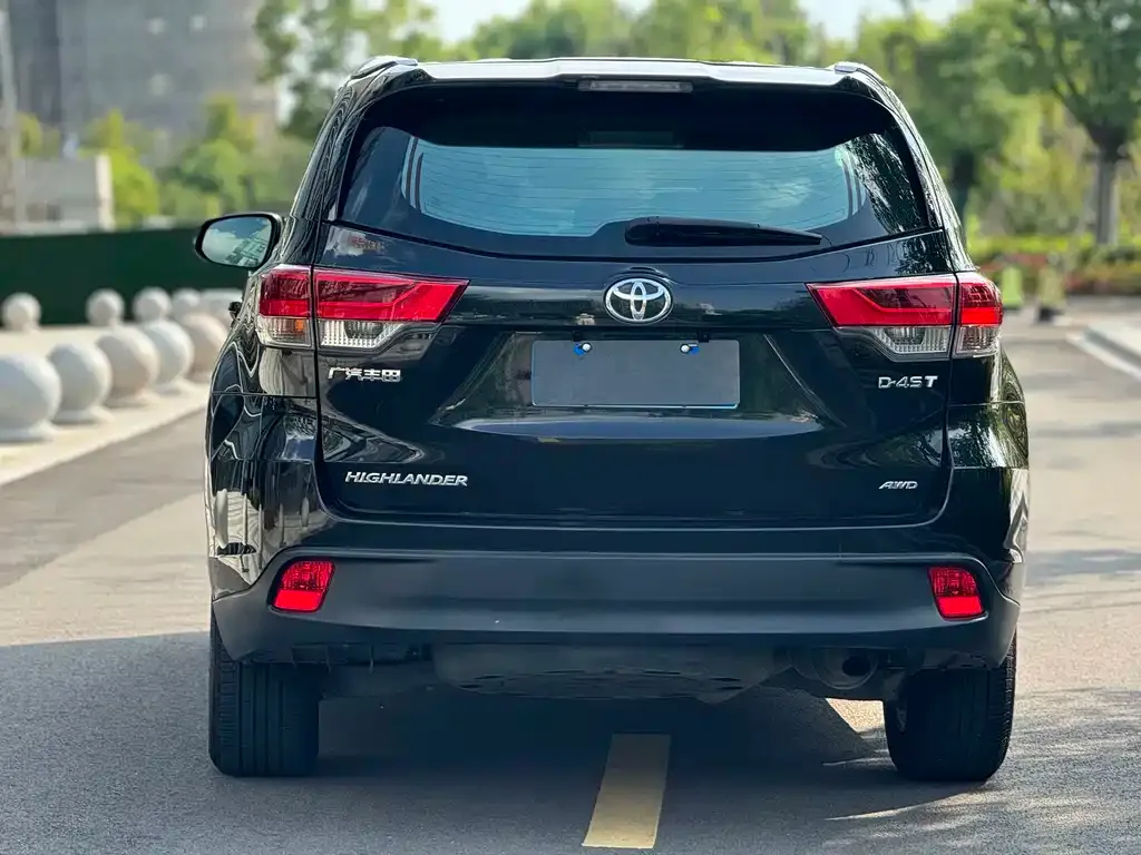 Toyota Highlander — фото 5