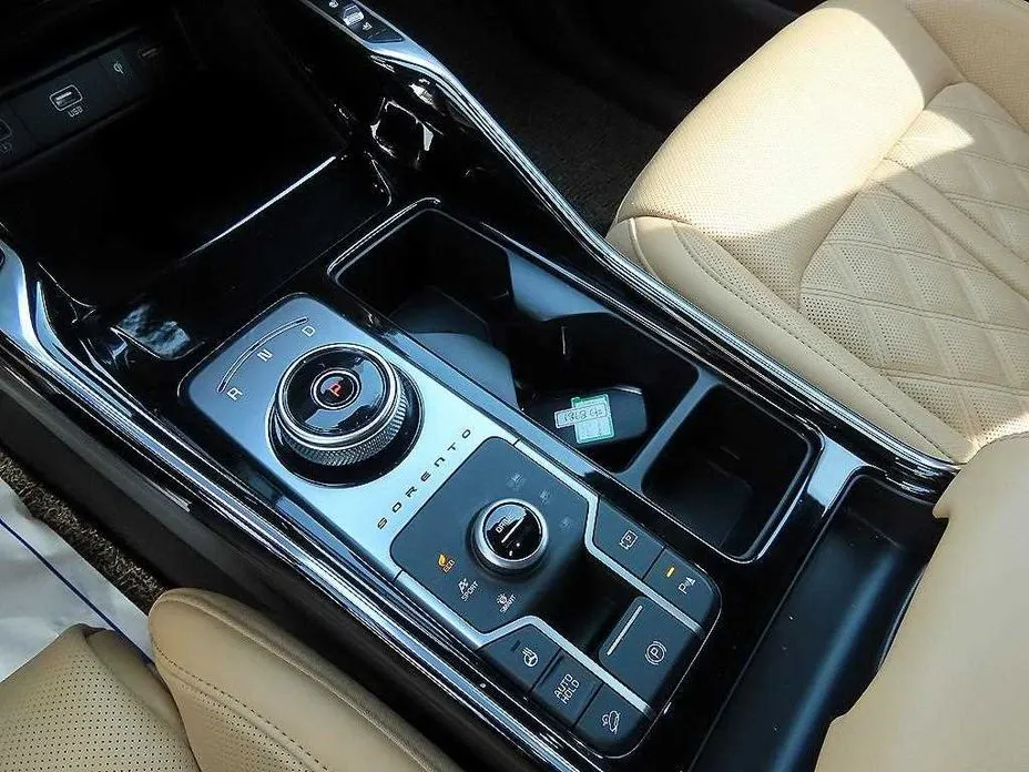 Kia Sorento — фото 6