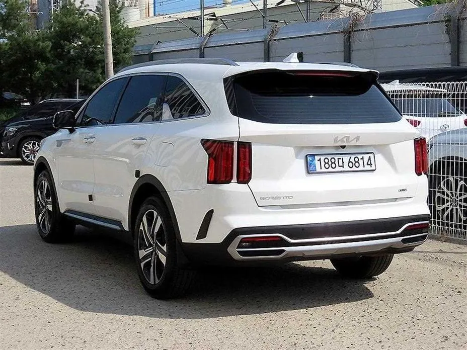 Kia Sorento — фото 9