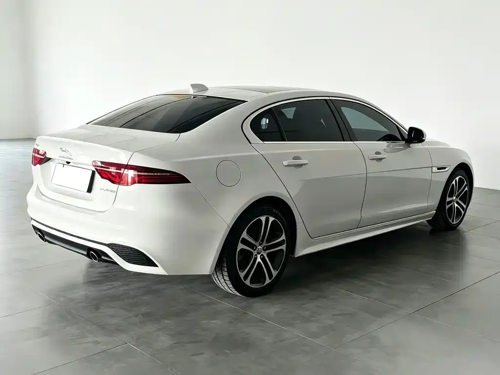 Jaguar XEL — фото 10