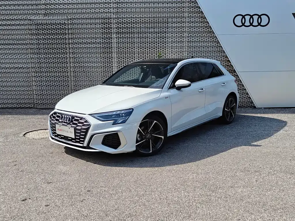 Audi A3 — фото 1