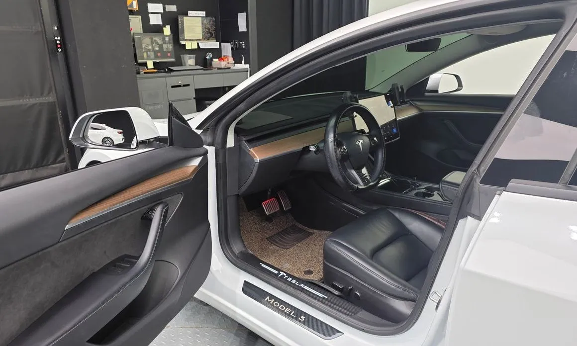 Tesla Model 3 — фото 10