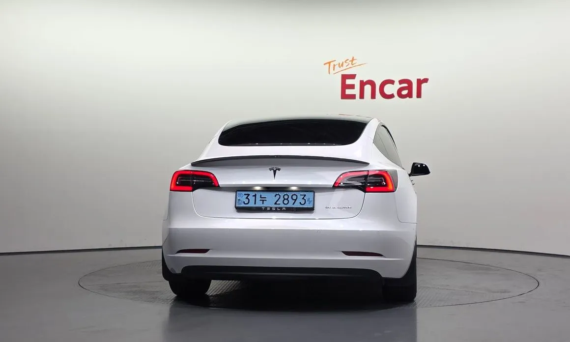Tesla Model 3 — фото 4