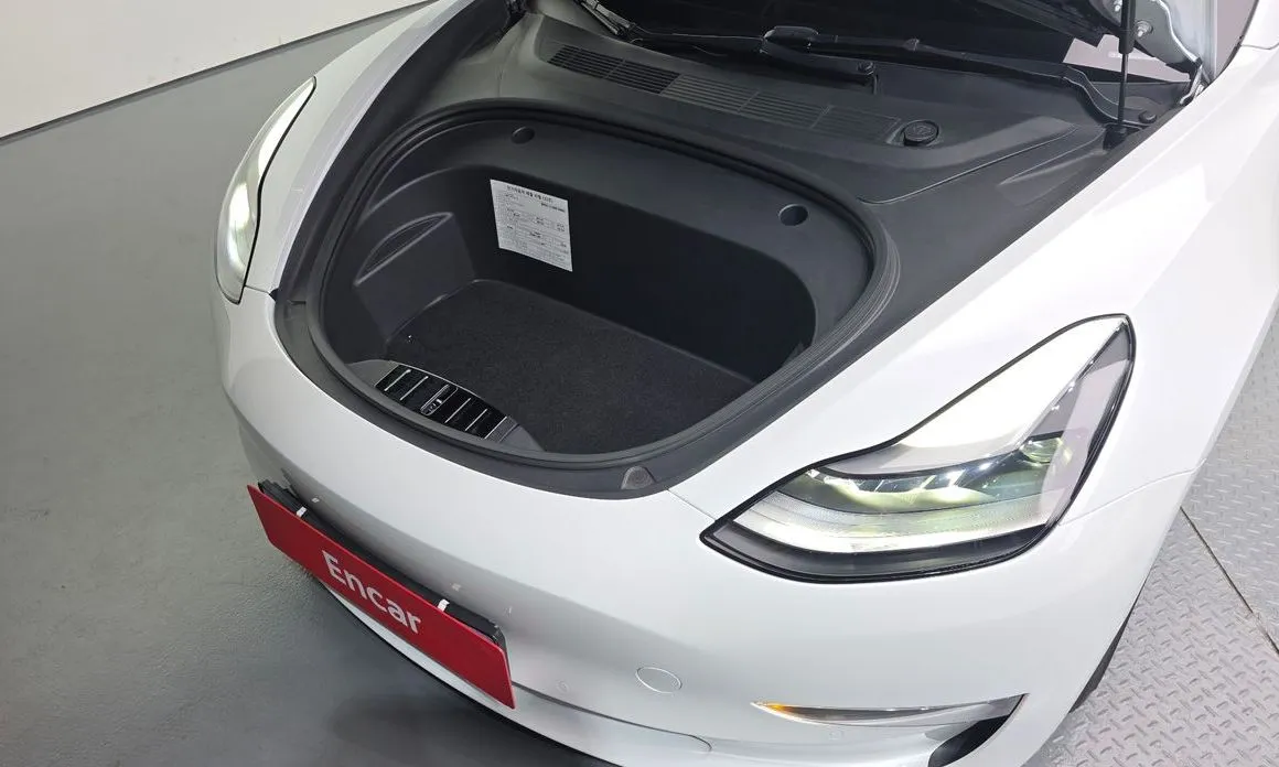 Tesla Model 3 — фото 8