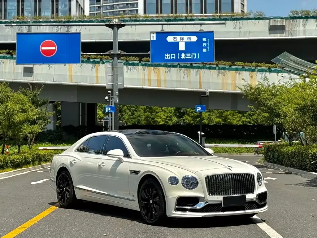 Bentley Flying Spur — фото 7