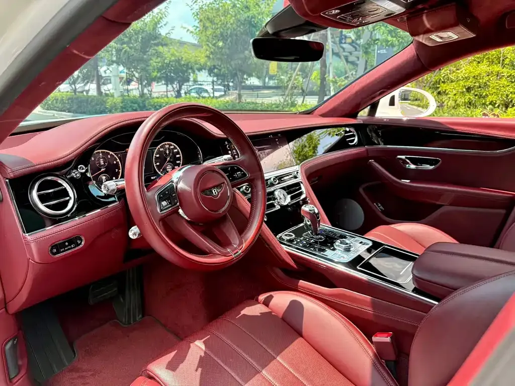 Bentley Flying Spur — фото 4