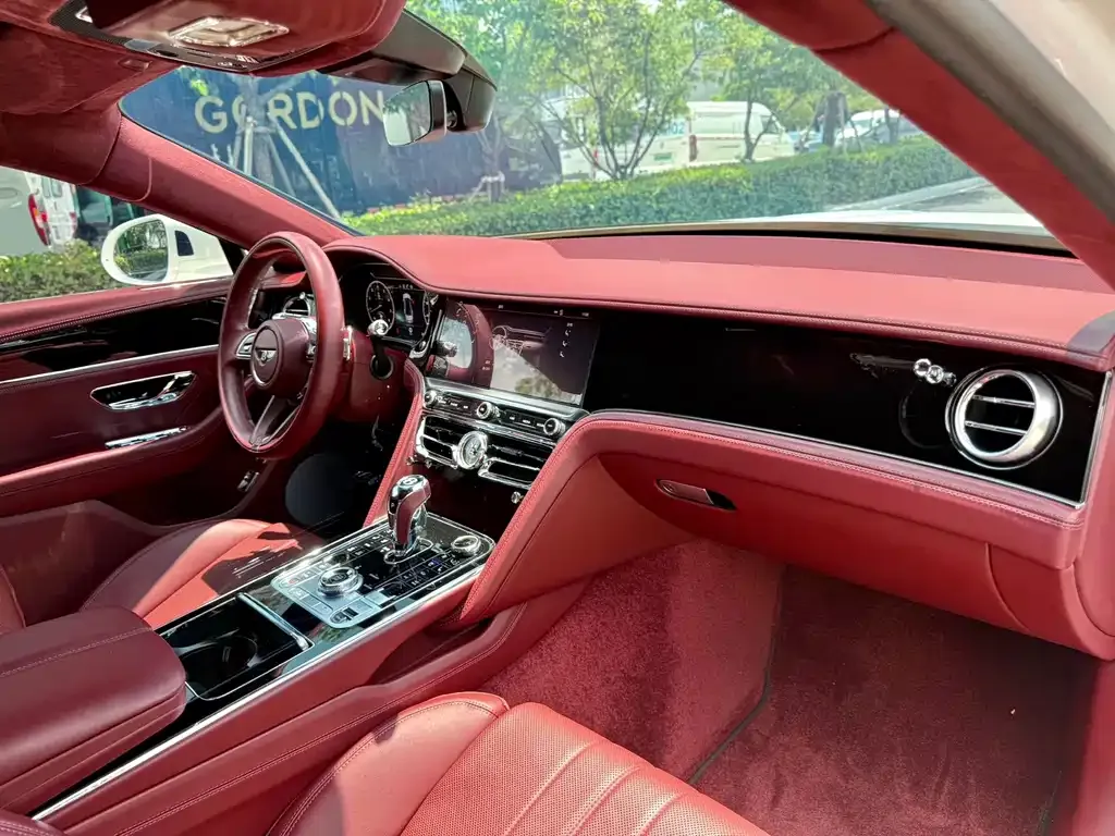 Bentley Flying Spur — фото 5