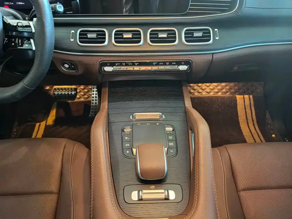 Mercedes-Benz GLS — фото 4