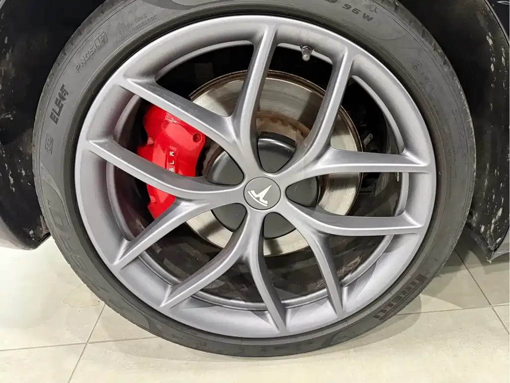 Tesla Model 3 — фото 10
