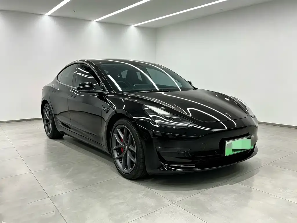 Tesla Model 3 — фото 3