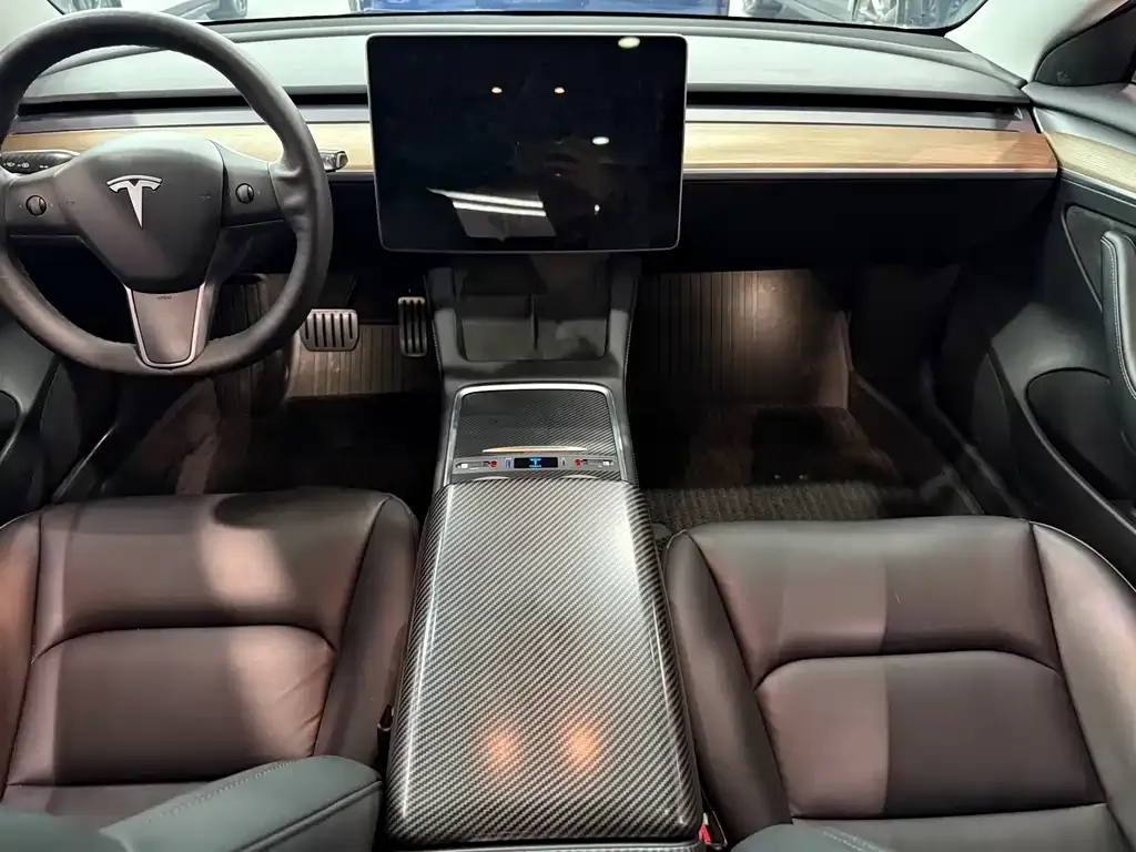 Tesla Model 3 — фото 5