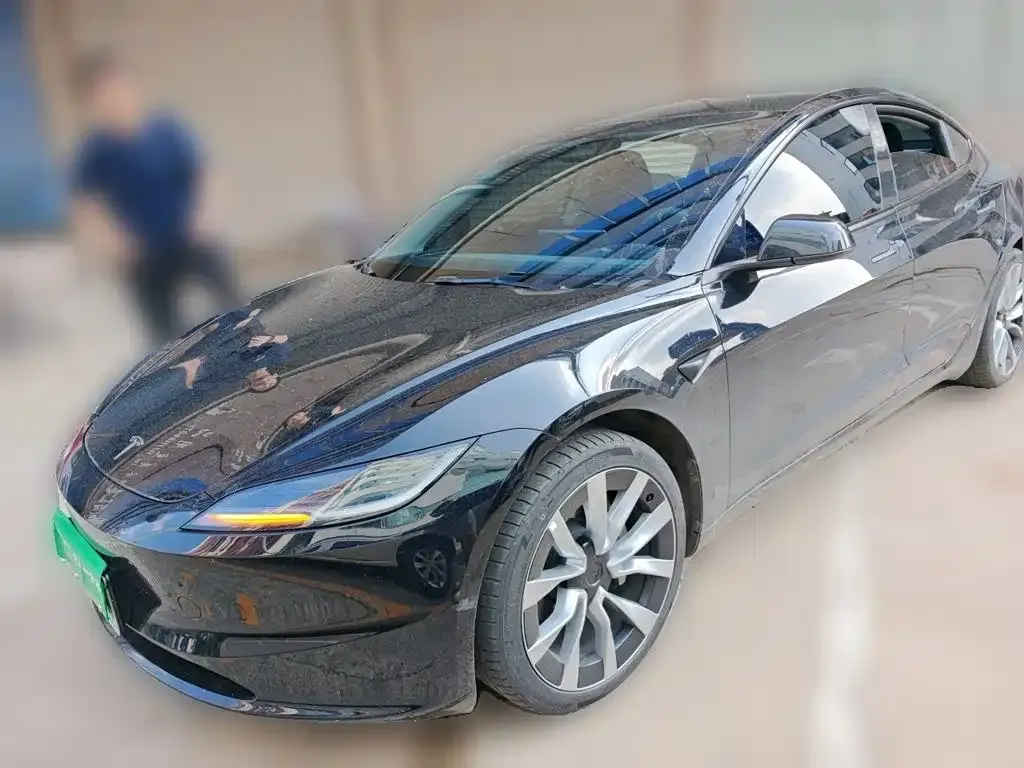 Tesla Model 3 — фото 10
