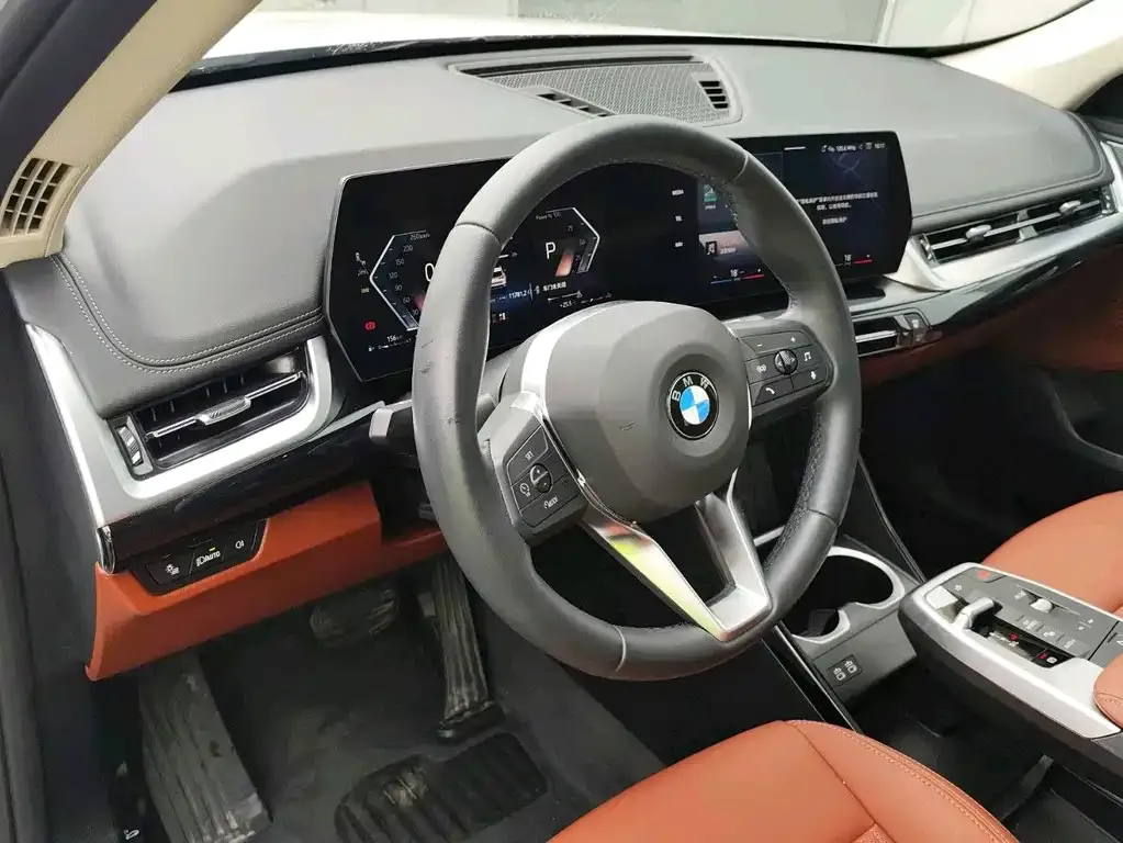 BMW X1 — фото 9