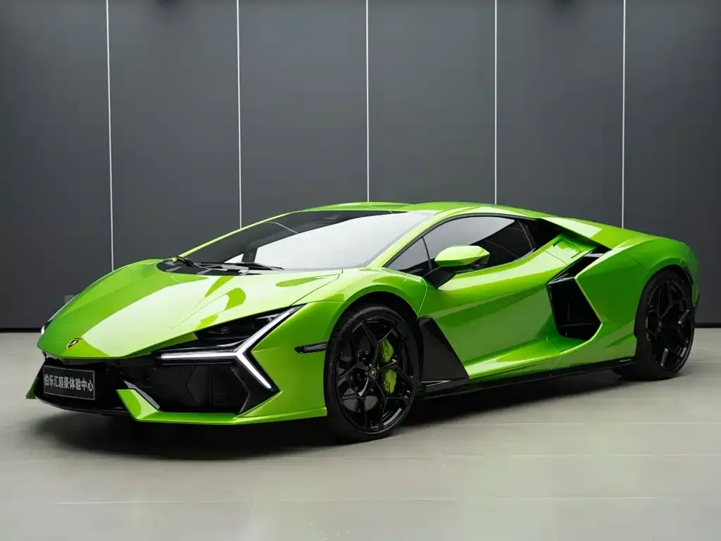 Lamborghini Revuelto — фото 1