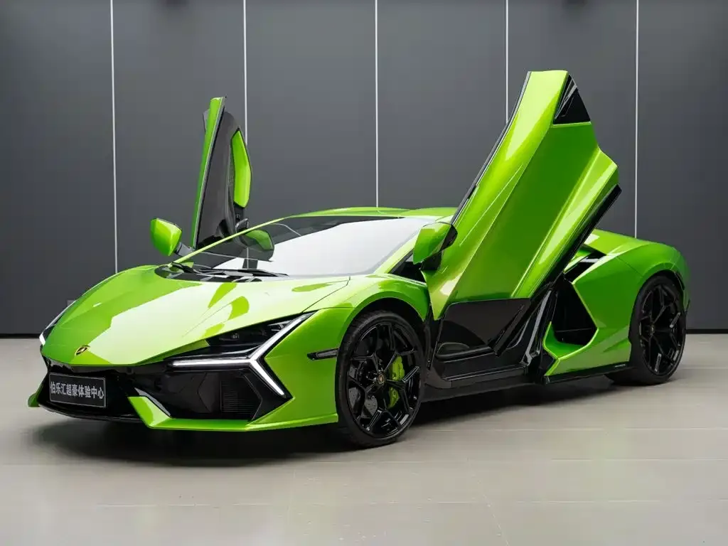 Lamborghini Revuelto — фото 2