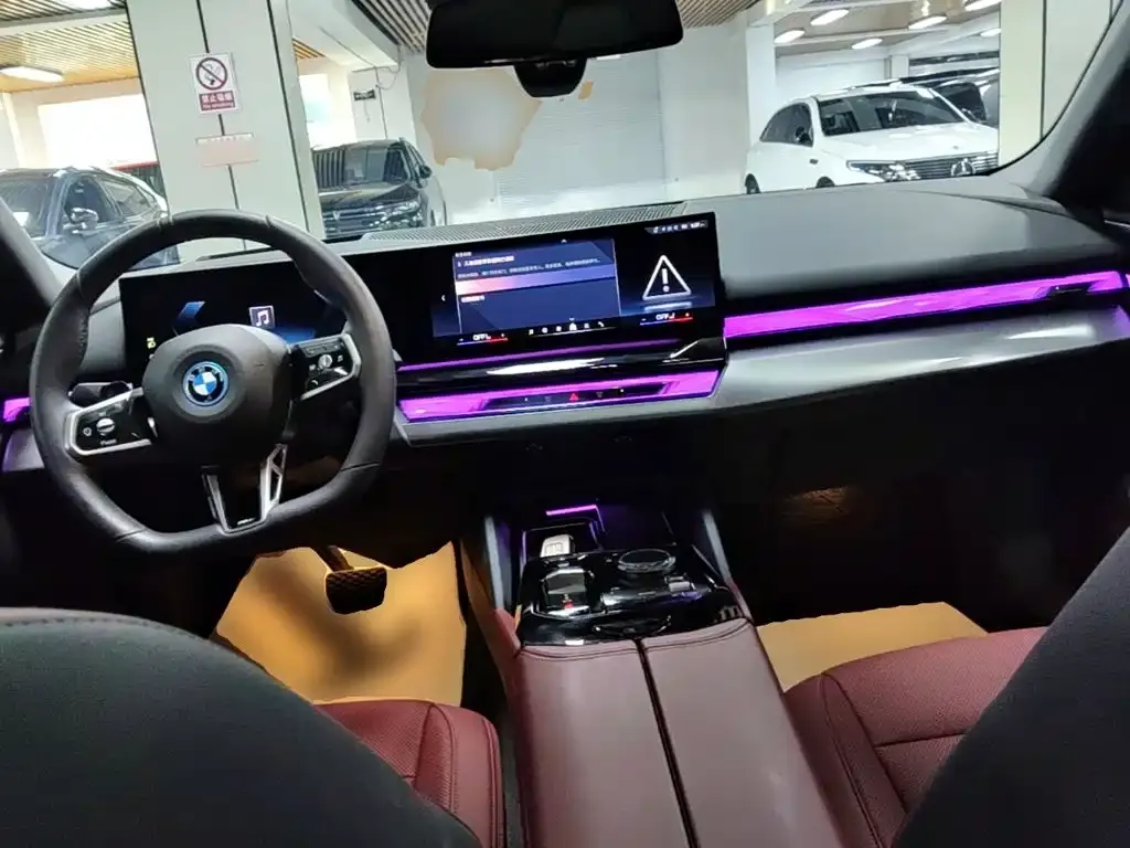 BMW i5 — фото 8