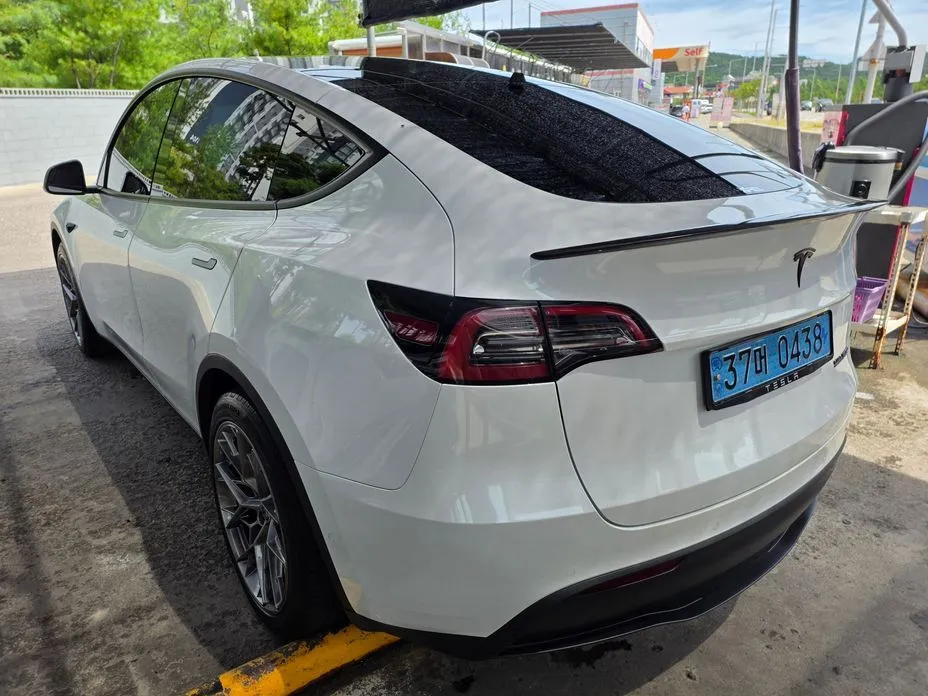 Tesla Model Y — фото 10