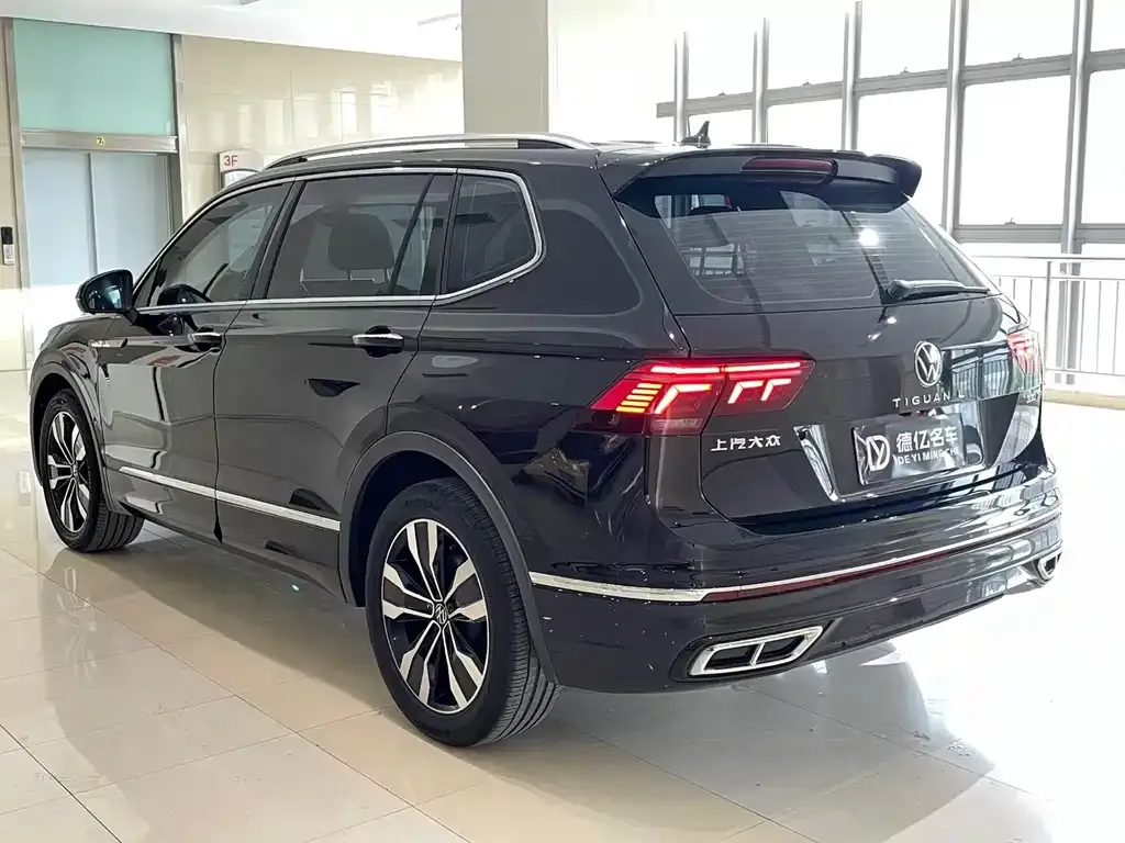 Volkswagen Tiguan L — фото 7