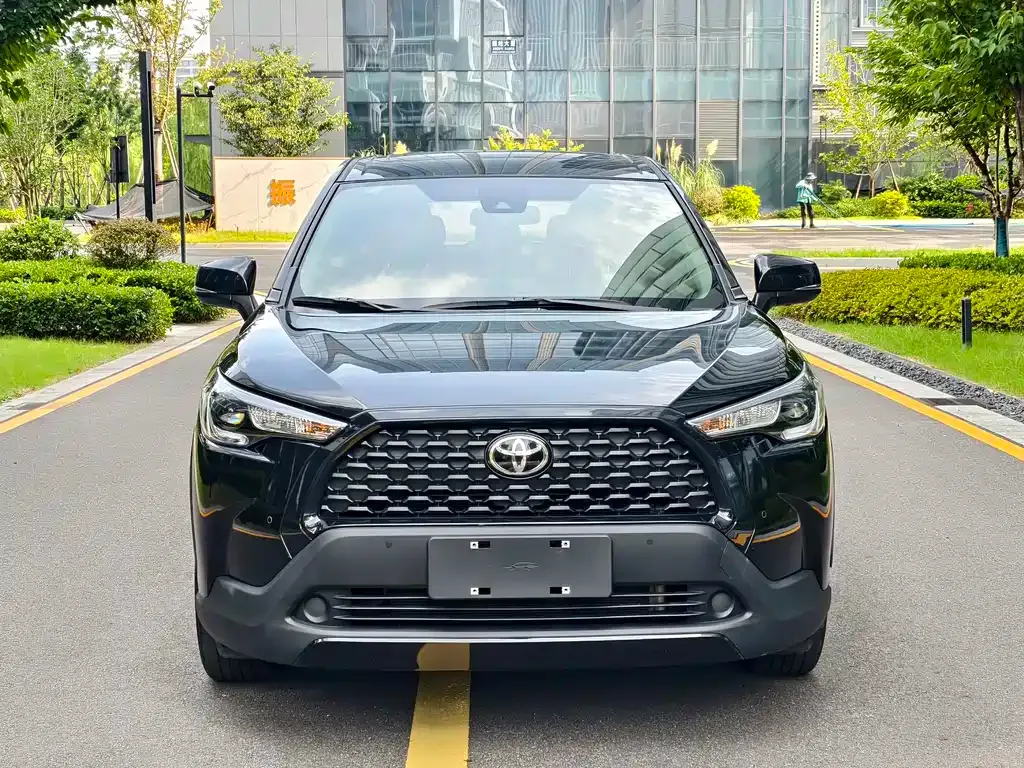 Toyota Corolla Cross — фото 10