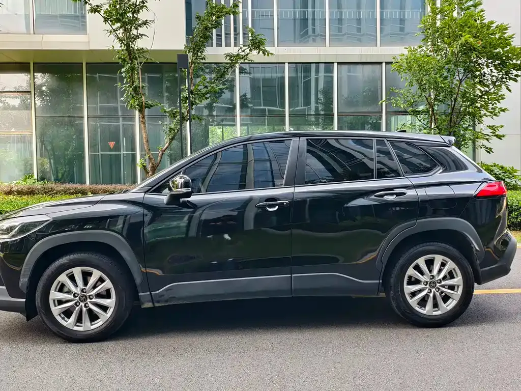 Toyota Corolla Cross — фото 6