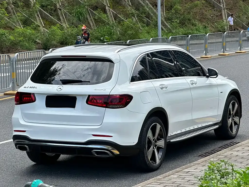 Mercedes-Benz GLC — фото 10